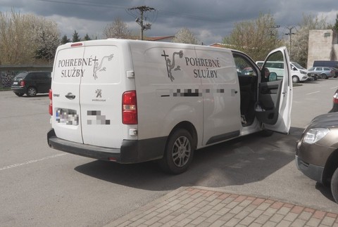 V Humennom našli v byte mŕtveho muža