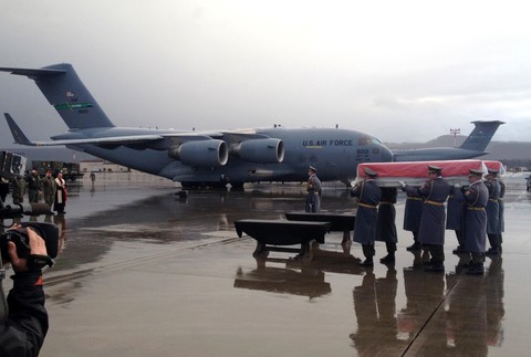 slovenski vojaci rakvy Ramstein Nemecko3