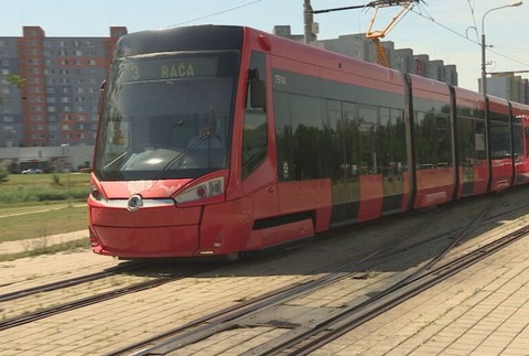 01 električka il 8