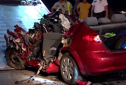 Nehoda auto a kamion- dve mrtve6898