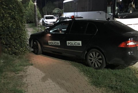 Zásah kukláčov v Nitre. Išlo o prípad pozemkovej mafie 