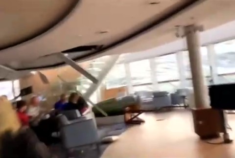 VIDEO: Nórska dráma na mori. Z výletnej lode museli evakuovať stovky ľudí