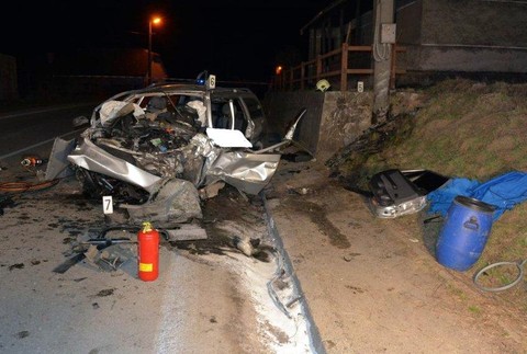 Hnúšťa - pri nehode sa zabili traja kamaráti 4