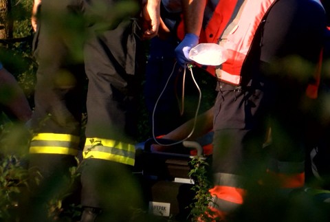 záchranári ošetrovali muža