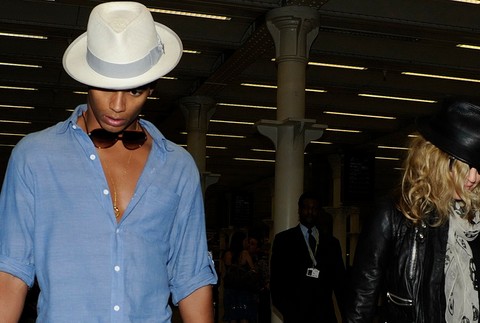 Madonna_Brahim Zaibat_priateľ_spolu na verejnosti