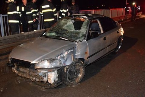 Chodec, ktorého zrazil mladík na chodníku nehodu neprežil