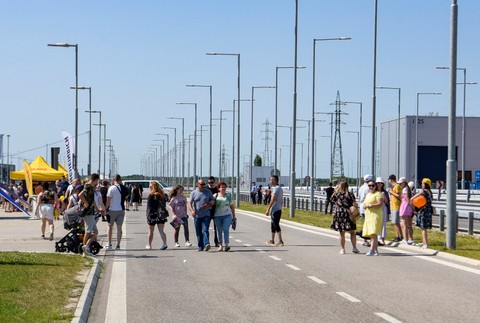 1_03062023_dod_vw963719