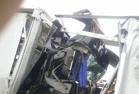 Nehoda nákladných áut na D2 