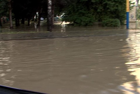 [multi] Záplavy v Humennom 3587