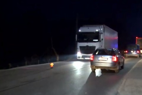 Tragédia na Kysuciach. Chodca tam zachytil kamión, vodič si najprv myslel, že ide o zver