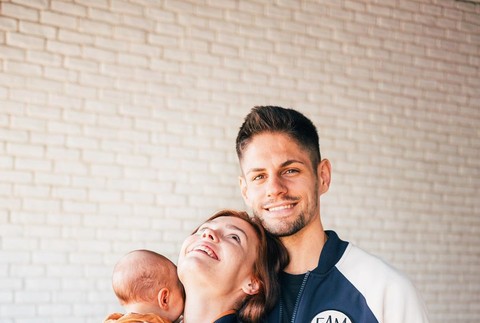 Mary Bartalos s manželom Adriánom a synčekom Noelom