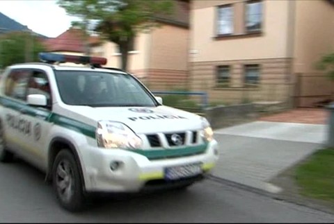 Policajná razia pre odpad. Miestni tvrdia, že o ničom nevedia