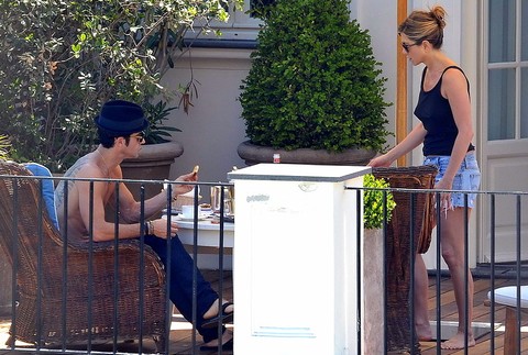 Jennifer Aniston Justin Theroux zasnúbenie herečka