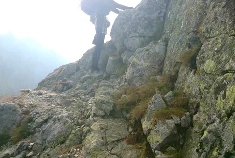 Tatry si vyžiadali prvú obeť počas letnej sezóny. Skúsený horolezec pád neprežil