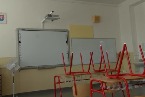 Chýbajú asistenti568