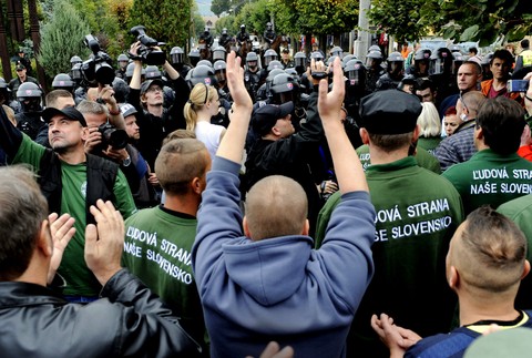 Kotleba upratovanie Krásna Hôrka