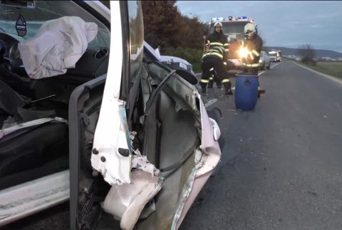 [multi] Vážna nehoda troch áut pri Humennom. V jednom z áut bola aj rodina s malým dieťaťom 4867