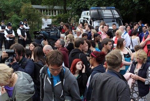 Winehouse fanúšikovia pred domom