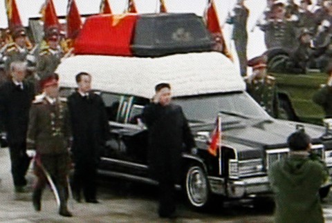 Severná Kórea_pohreb Kim Čong-ila_pohrebné auto