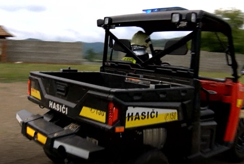 hasiči museli zasiahnuť na štvorkolkách 