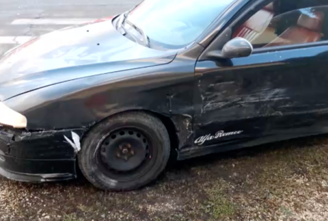 Nebezpečnou  jazdou ohrozoval vodičov a poškodil tri autá