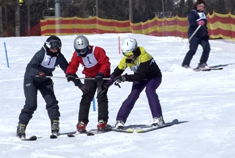 [multi] Unikátna skiterapia. V Tatrách deti s postihnutím prekonávali svoje limity 1813