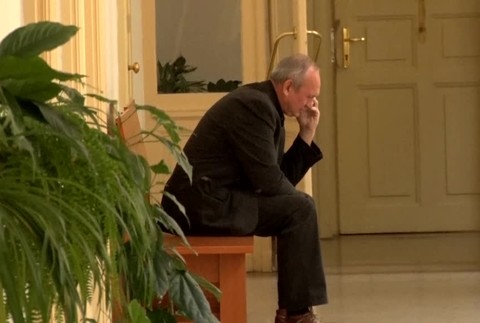 [multi] Kemény súd 3157