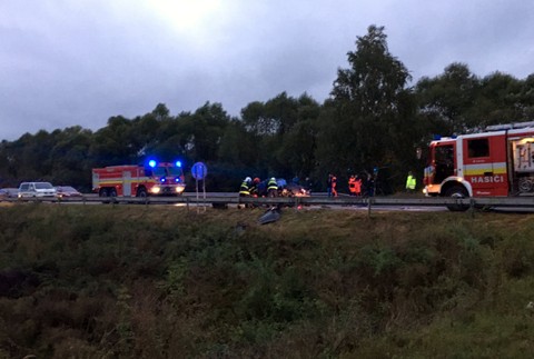 Nehoda, šahy, auto, autobus