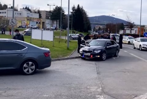 Policajná naháňačka cez tri okresy.