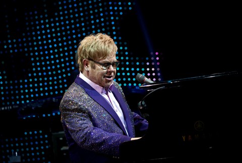 Elton John klavír