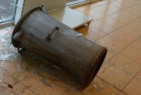 prepadnutie potravín - muž použil smetiak