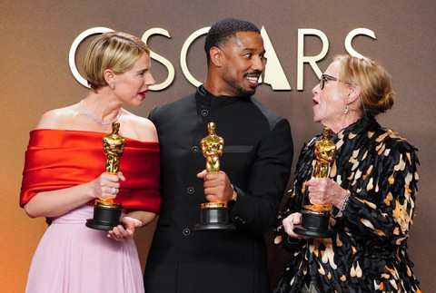 98th_Academy_Awards_-_Press_Room_46929