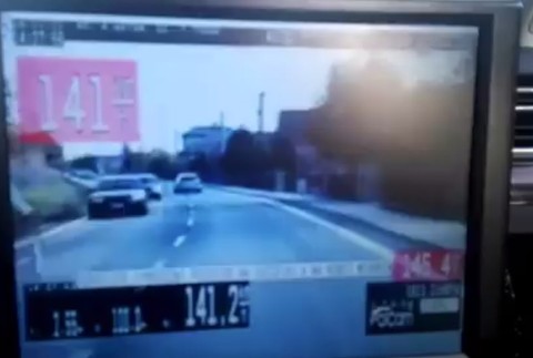 Povolanie syn, kritizuje polícia vodiča, ktorý šiel cez obec 140 km/h