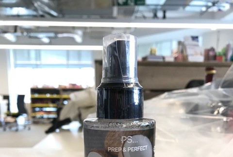 Hygienici varujú pred nebezpečnou kozmetikou. Tieto spreje nekupujte 