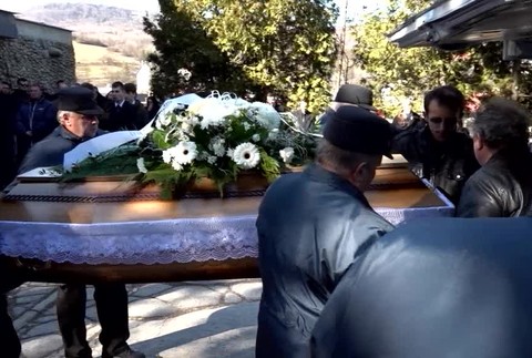 [multi] Stovky ľudí sa rozlúčili so Štefanom, ktorého na smrť dobil 22-ročný mladík 1523