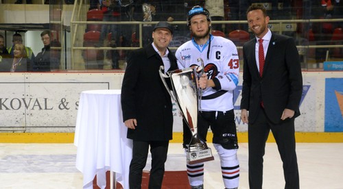 Barani sa z poverčivosti nedotkli trofeje Dušana Pašeka