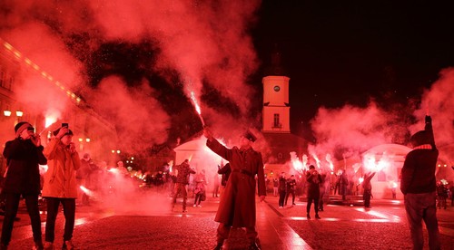 Poľské ulice v plameňoch! Tradičný klub oslavoval sté výročie