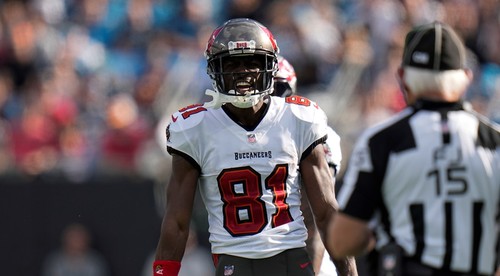 Uprostred zápasu si vyzliekol dres a odišiel. Už nie je viac hráčom Tampy