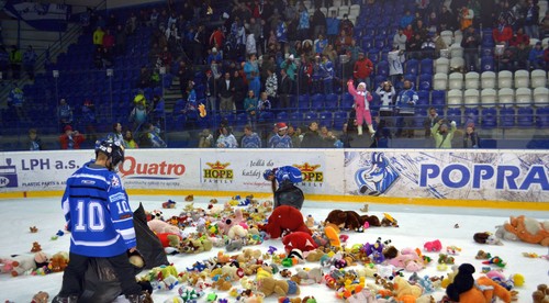 Plyšáky z ľadu potešia deti aj tieto Vianoce! Do hľadiska pôjde 100 kamzíkov