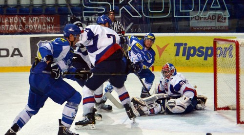 Na úvod nás čaká húževnatá juniorka Slovenska