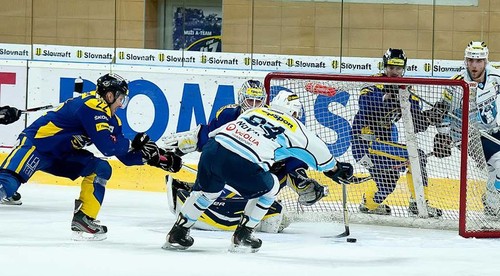 ŠHK 37 Piešťany - HK Nitra
