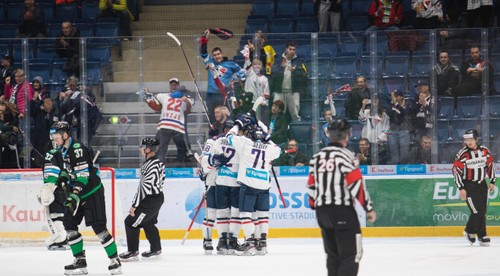 HC Slovan Bratislava - HC Nové Zámky 2:1, rozhodol Meszároš
