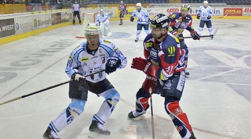 Domácim sme zviazali ruky, vedieme 3:0