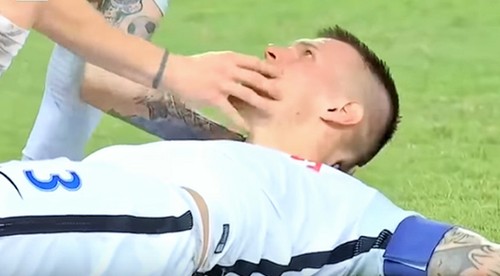 Všetko je inak! Škrtel nemal zapadnutý jazyk. Nebol dôvod ho vystriedať