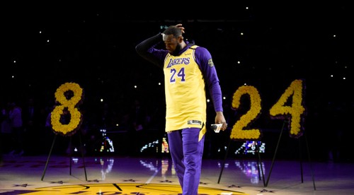 VIDEO: Všetci plakali. Los Angeles Lakers sa lúčili s Bryantom