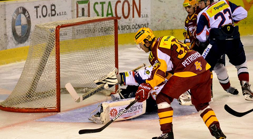 V netradičnom čase od 16:30 privíta Dukla úradujúceho majstra