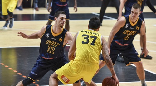 Víťazstvá domácich tímov. Iba Levice ušetrili Handlovú od stovky