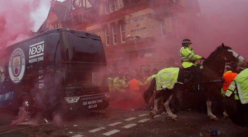 Hráčov Manchestru City útok na autobus pred LM nerozhodil