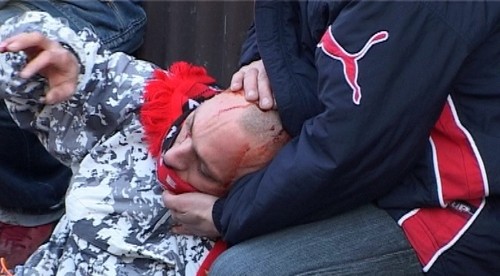 V Aténach sú bitky! Domáci napadli fanúšikov AC Miláno vo vlaku