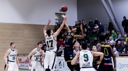 Nezastavil ju ani Svit. Handlová pokračuje vo víťaznom ťažení